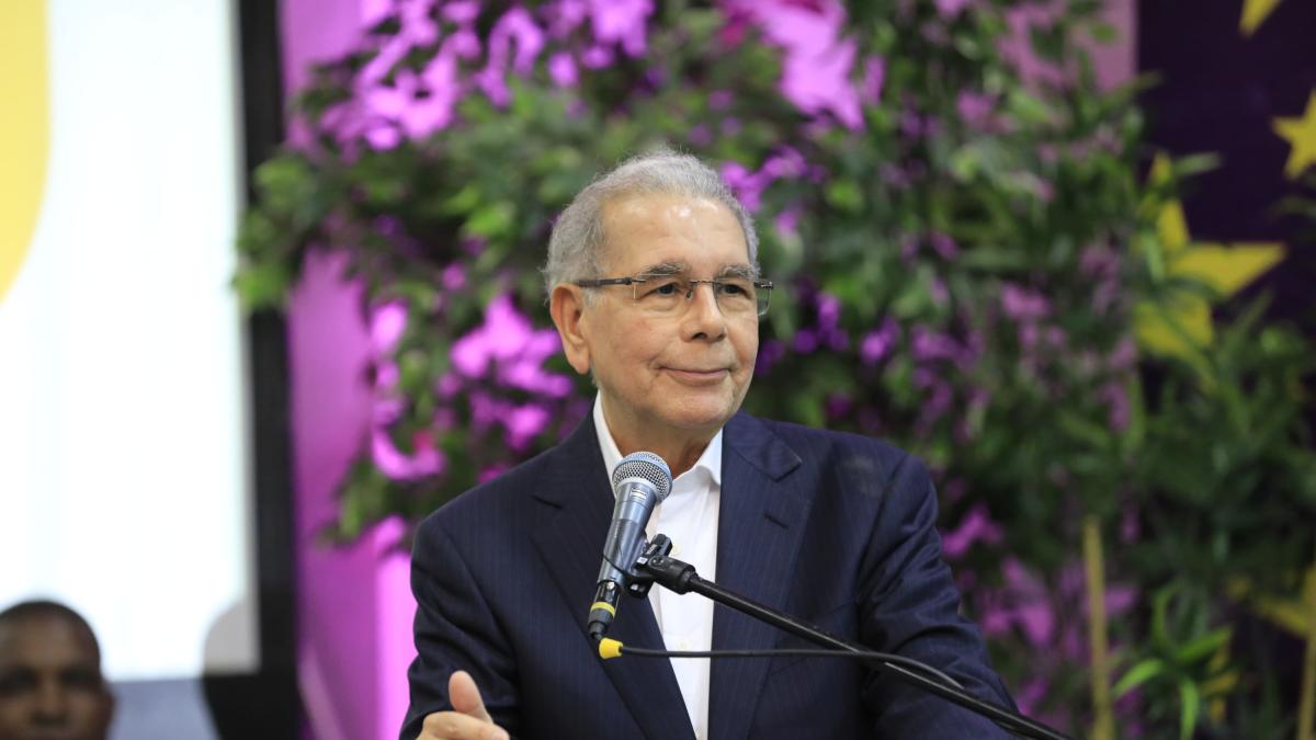 Danilo Medina encabeza reunión clave del PLD en Barahona