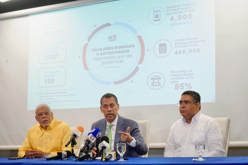 Indotel alerta: 4,000 celulares robados entran al país cada mes
