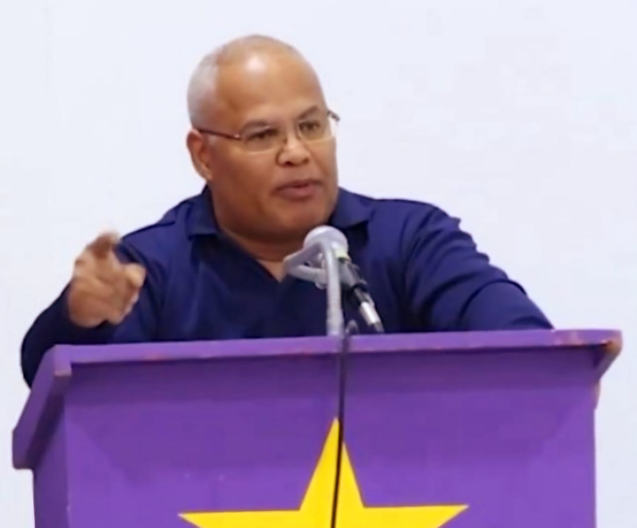 PLD denuncia abandono de dominicanos detenidos en Puerto Rico y EE.UU.