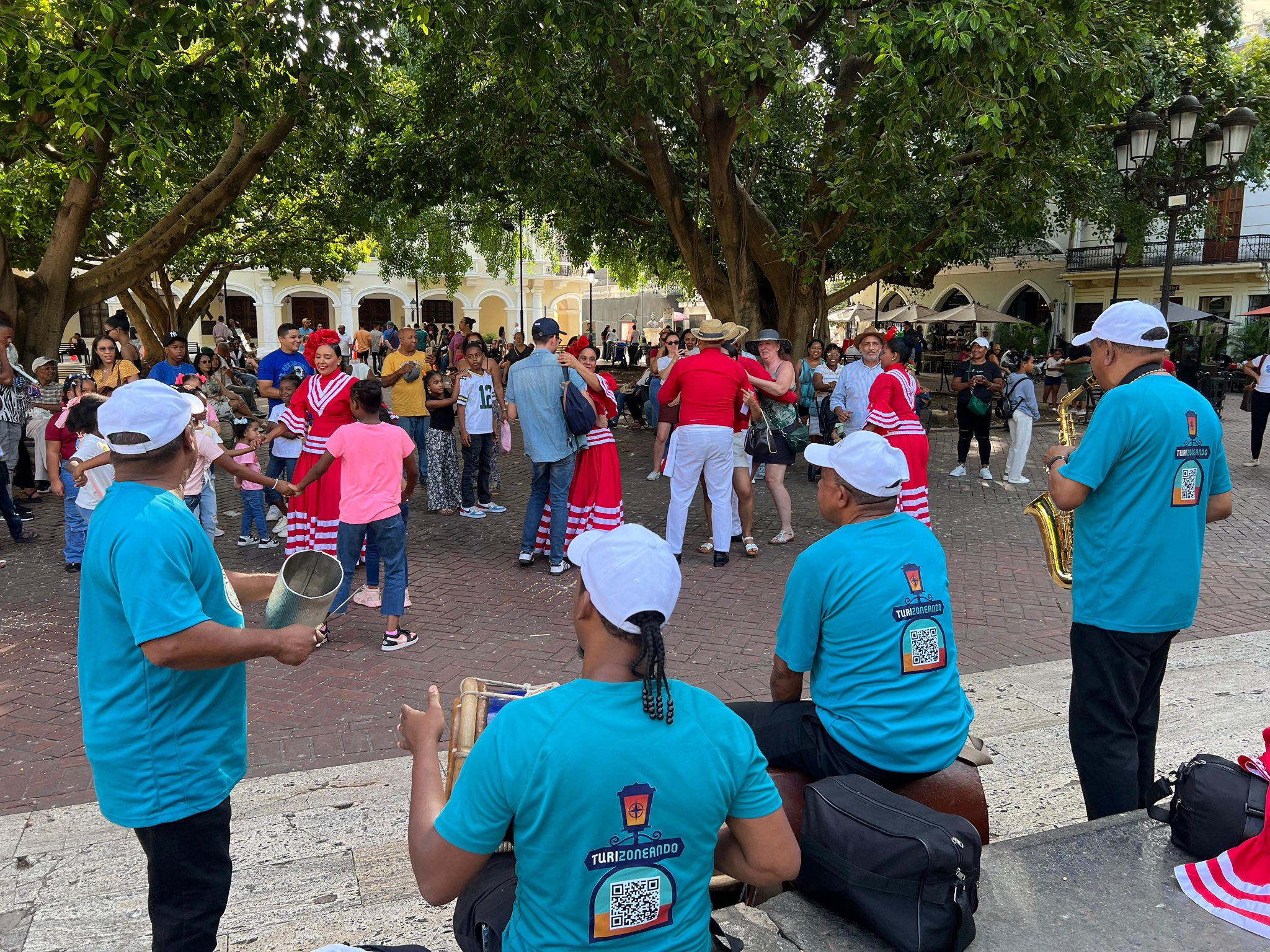 Domingo cultural en la Zona Colonial: música, arte y tradición para toda la familia
