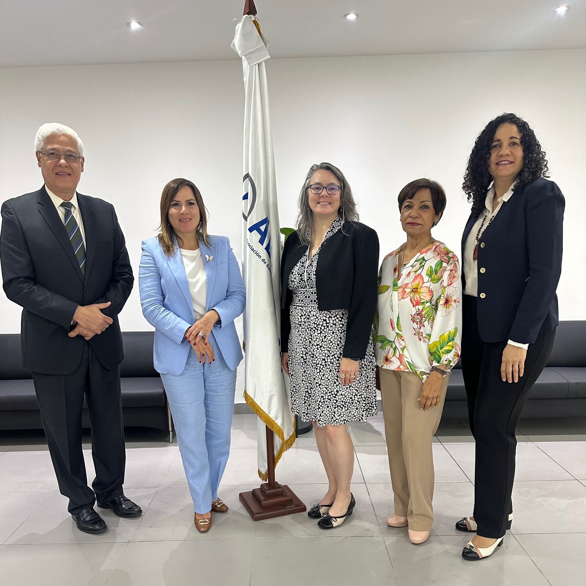 ABANCORD fortalece protección al usuario con acuerdo internacional