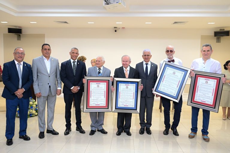 Senado reconoce a figuras clave del arte y la cultura nacional