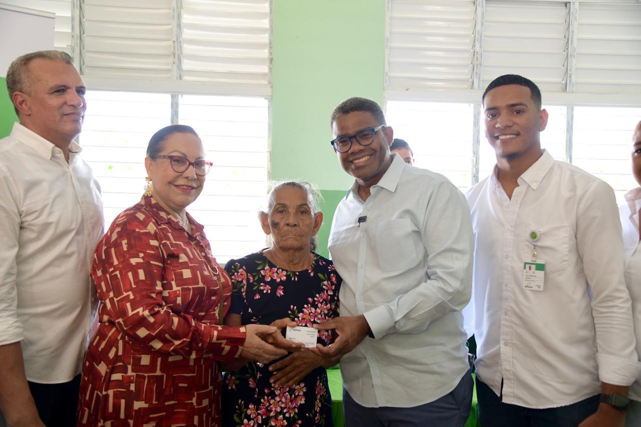 Propeep lleva asistencia masiva a comunidad de Navarrete