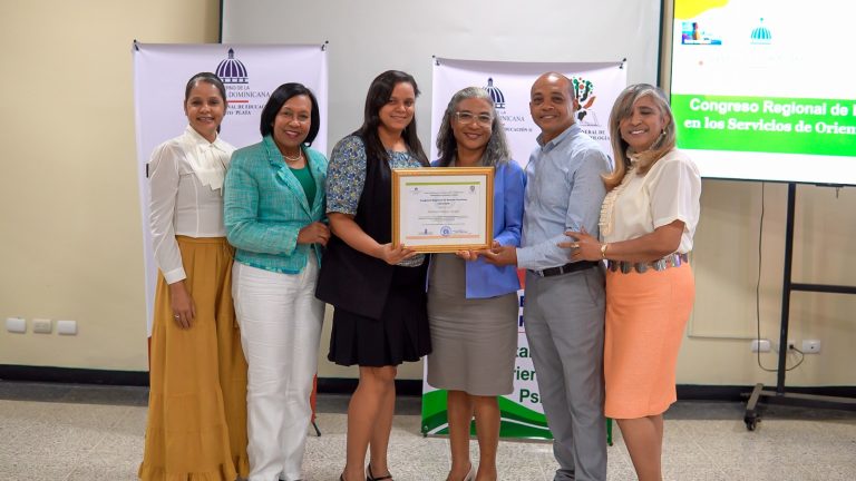 Educación Regional 11 destaca liderazgo psicoeducativo en congreso 2025