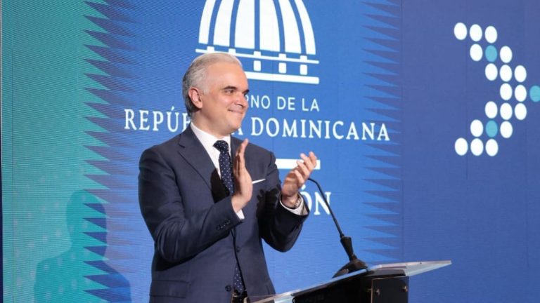 Educación traza hoja de ruta 2025-2028 con metas clave y nuevo enfoque en valores