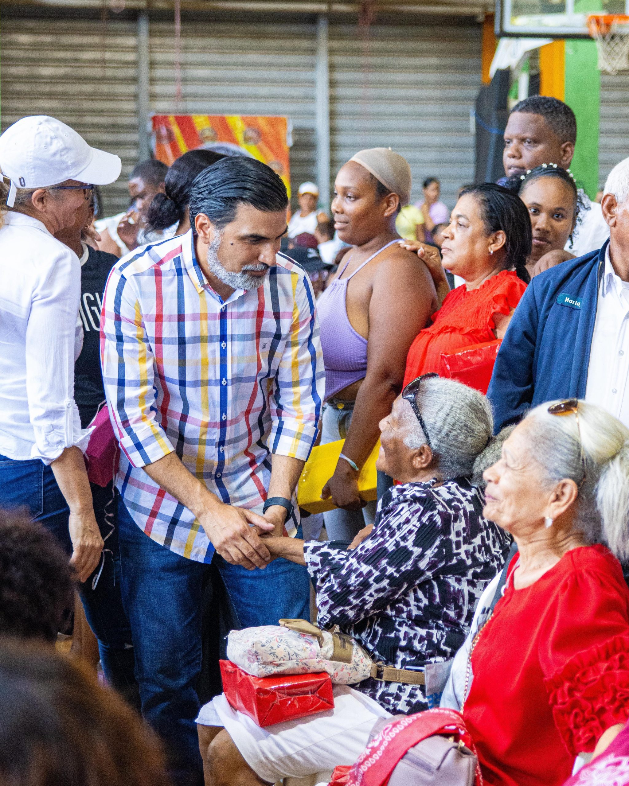 Diputado Juan José Rojas celebra con miles de madres en Santo Domingo Este