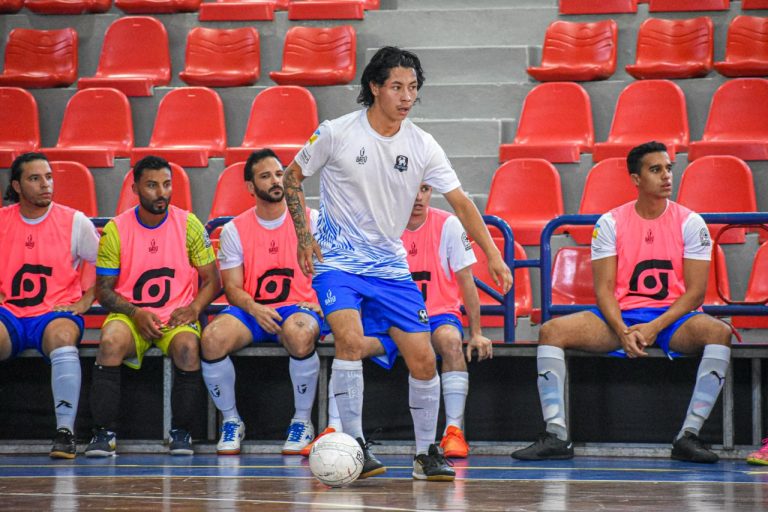 SF Niupi Santiago imparable en la LNFD con cinco triunfos al hilo
