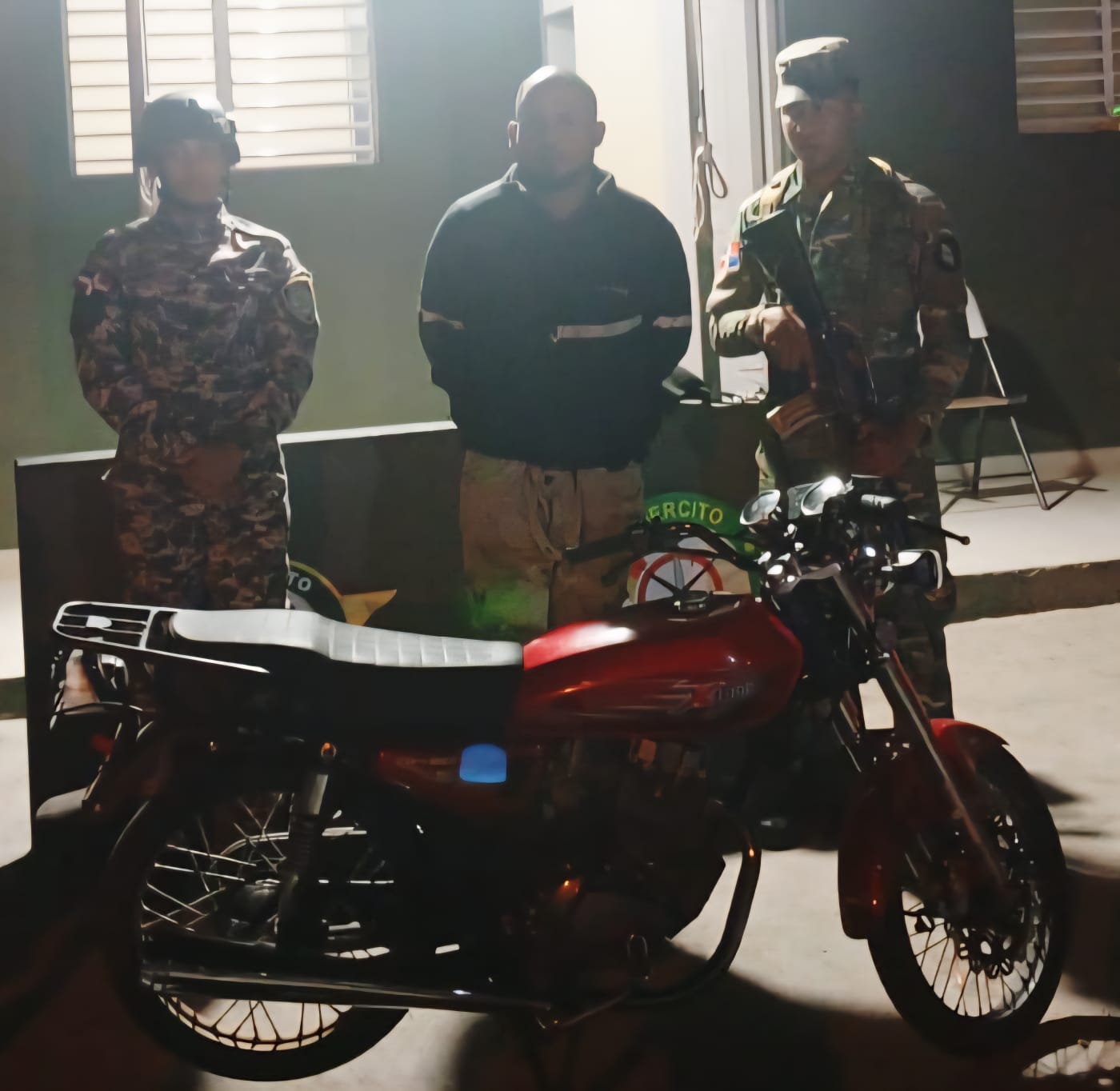 Ejército frustra robo de paneles solares en finca de Santiago Rodríguez