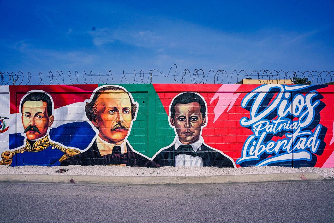 Murales que cuentan historias: Propeep entrega tres nuevos Paseos de los Colores en Bahoruco