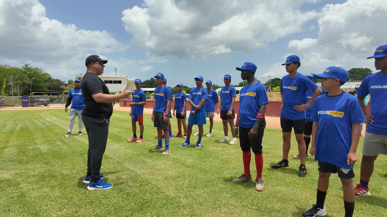 “Focus Training Program” inicia en Guerra proyecto para formar peloteros de alto nivel