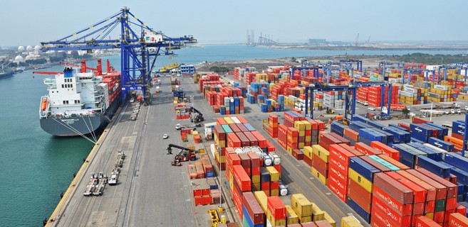 Trump rompe con Canadá y anuncia arancel tras impuesto digital