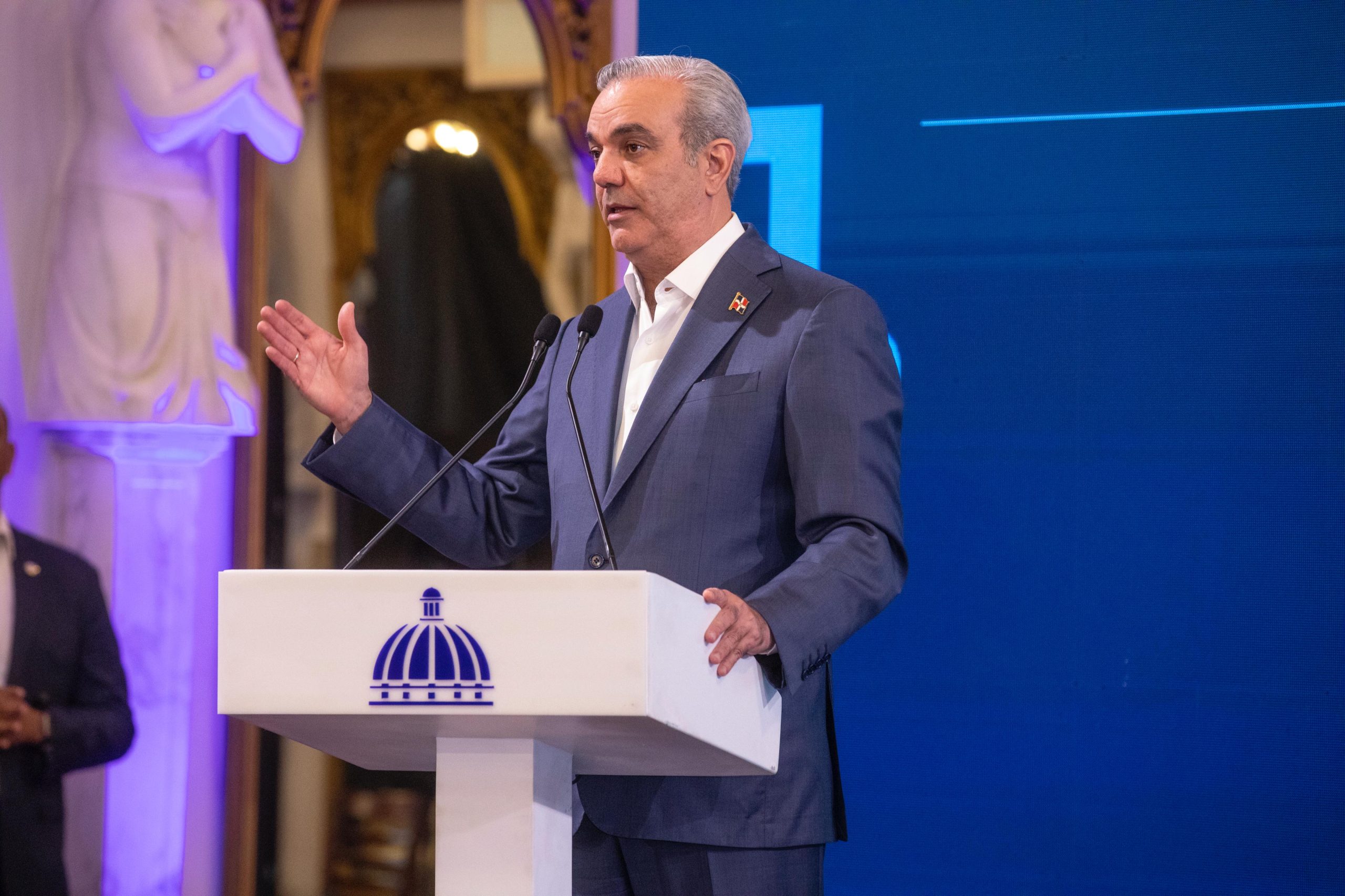 Abinader retoma "La Semanal con la Prensa" tras su exitosa gira por Europa y Brasil