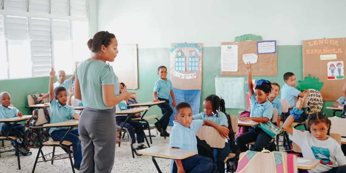 Educación fija inicio del año escolar 2025-2026 para el 25 de agosto