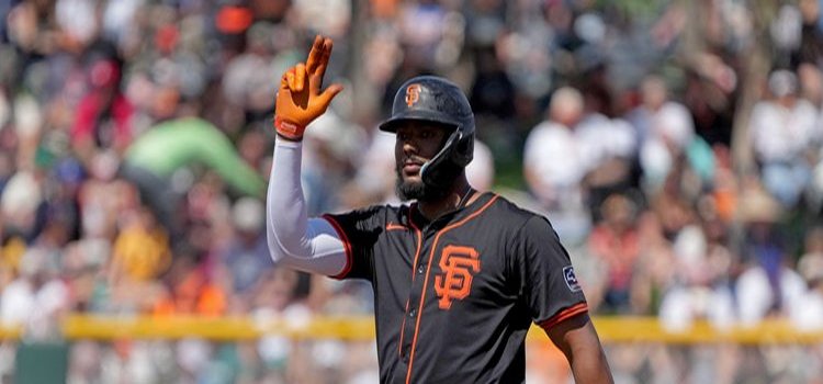 Jerar Encarnación regresa al roster de los Gigantes