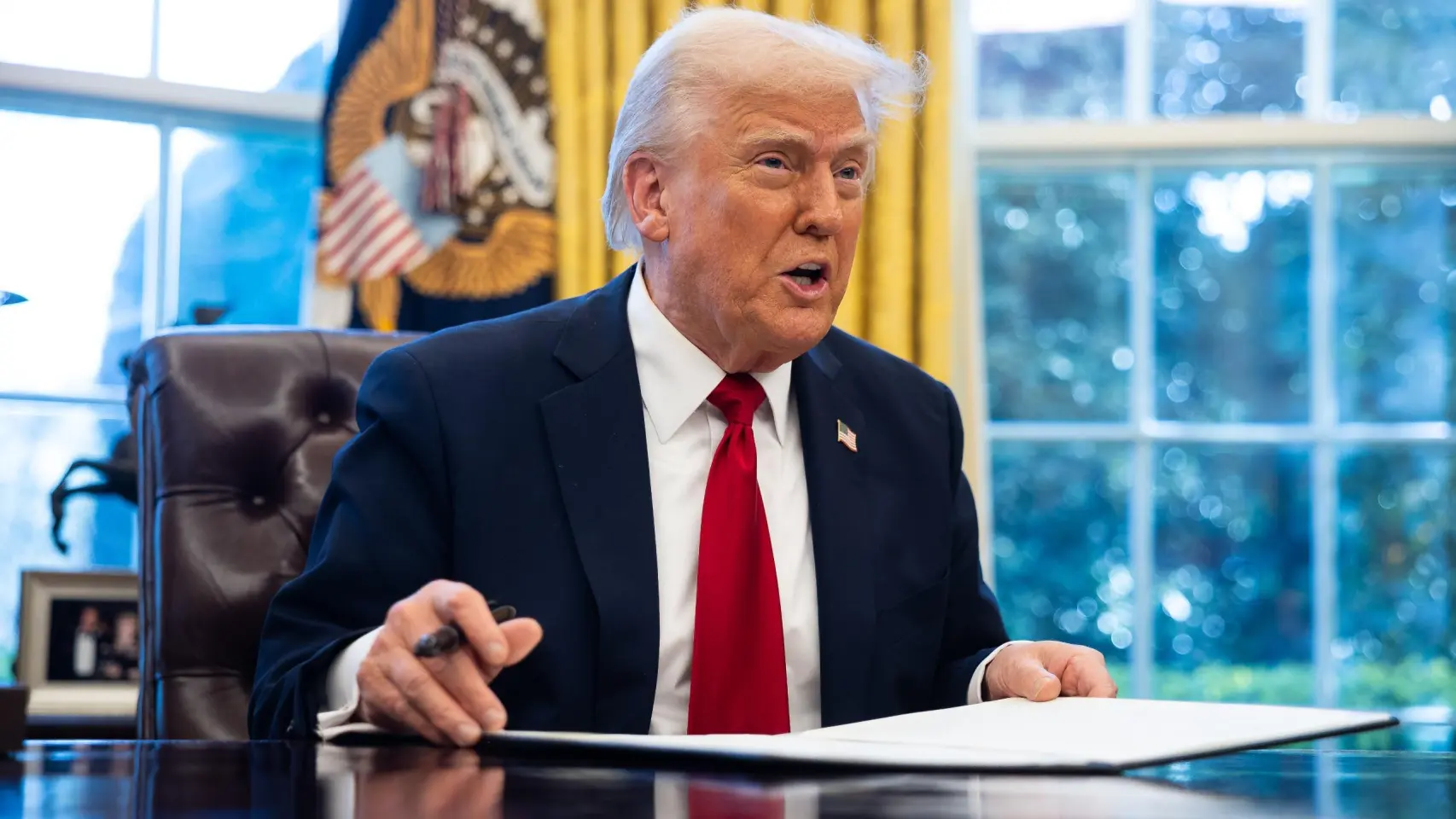 Trump sube la presión con nuevos aranceles de hasta 40 %