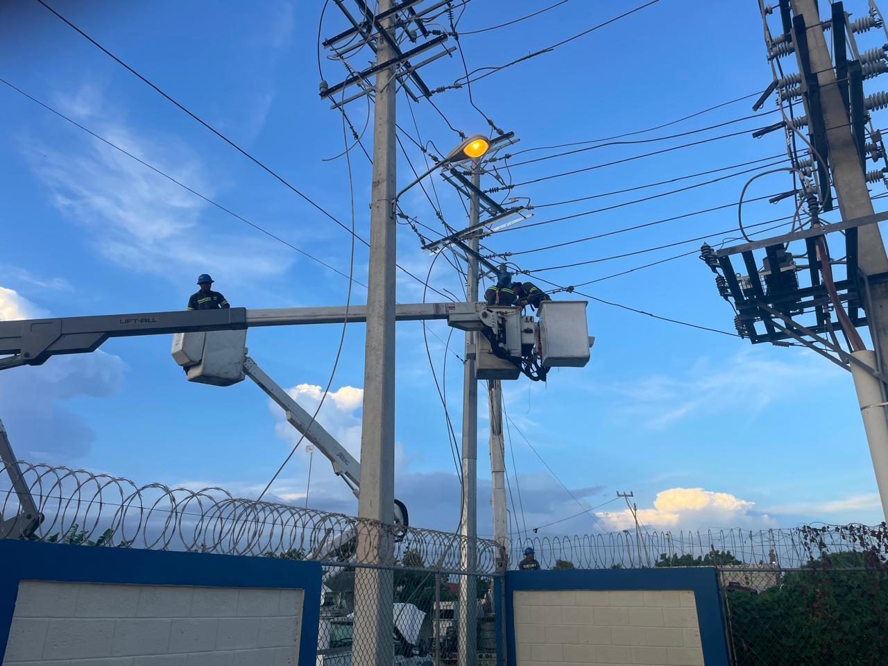 Edeeste interviene circuito EBRI05 para mejorar suministro eléctrico