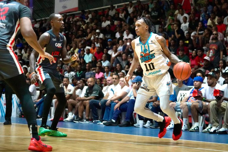 Jassel Pérez comanda victoria de Titanes ante Leones