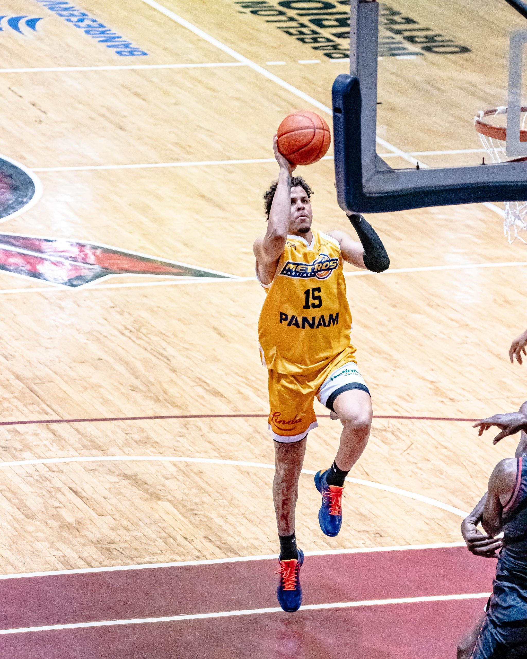 Metros avanzan a la final tras dramático triunfo sobre los Indios