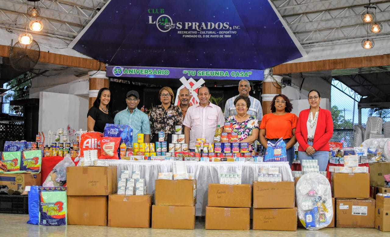 Club Los Prados entrega donativo millonario a comunidad de Enriquillo
