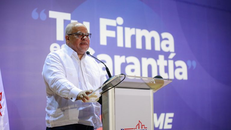 Gobierno lanza programa de microcréditos sin garantes para emprendedores
