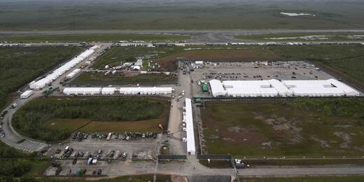 Denuncian condiciones inhumanas en centro migratorio “Alligator Alcatraz” en Florida