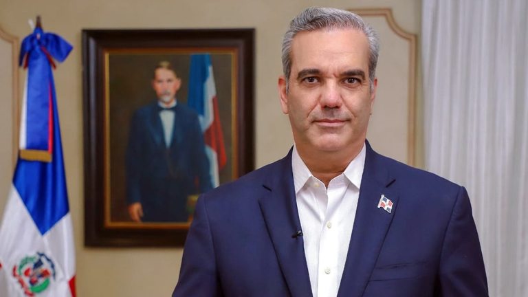 Abinader dona su salario a causas sociales: más de RD$6 millones en apoyo directo