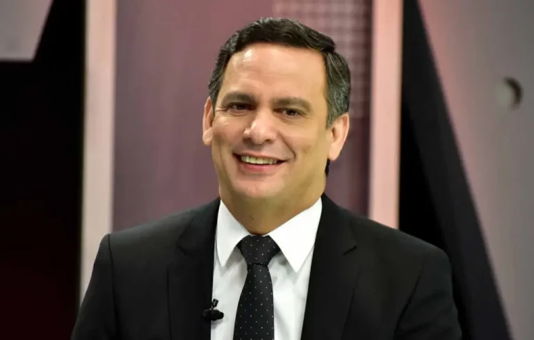 Henry Molina apuesta por digitalización total y justicia en menos de seis meses
