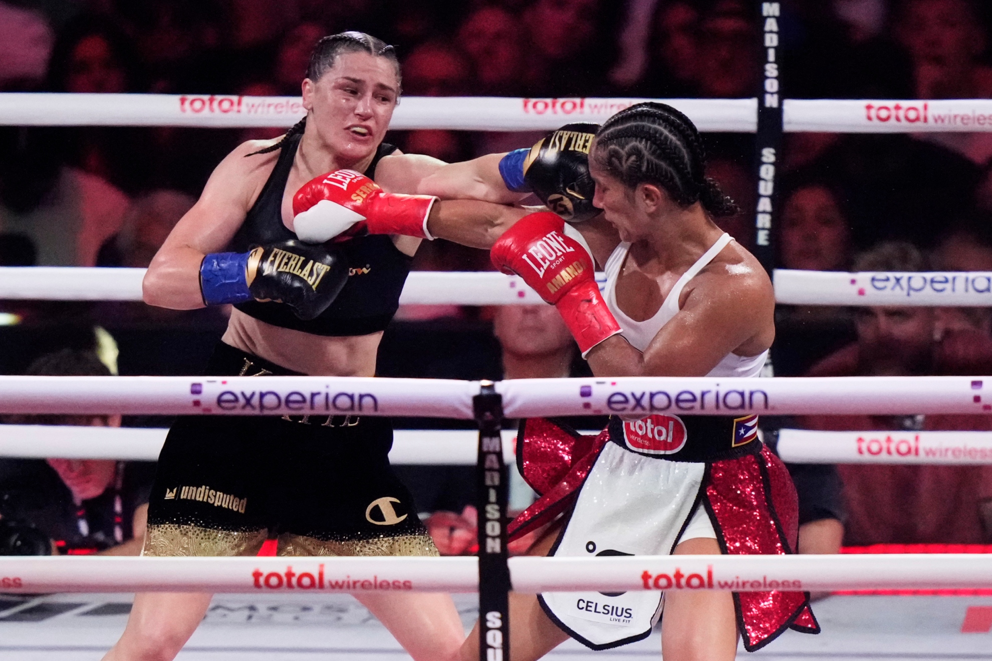 Katie Taylor reafirma dominio indiscutible del peso Ligero ante Amanda Serrano