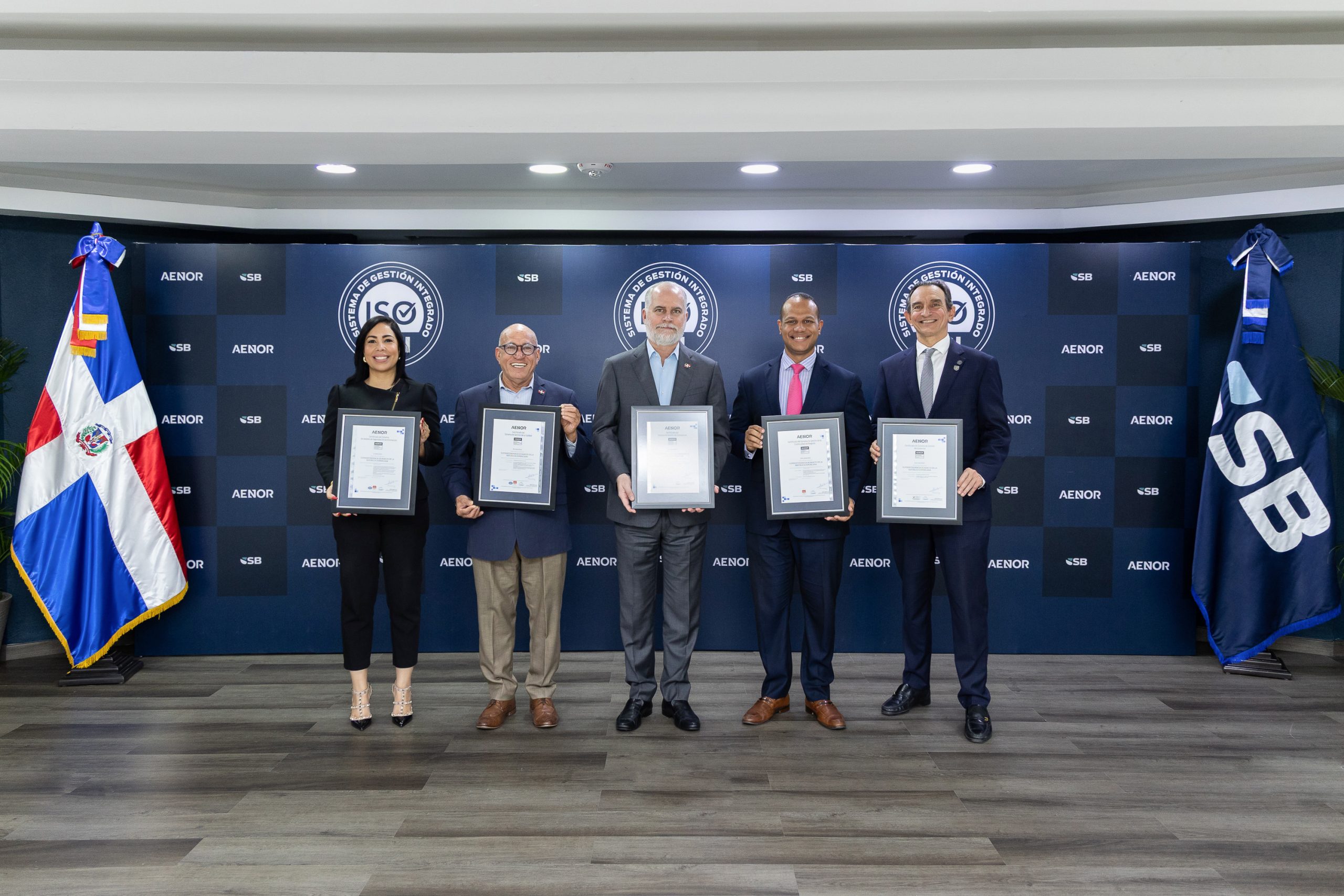 Superintendencia de Bancos recibe quinta certificación internacional y renueva cuatro estándares clave