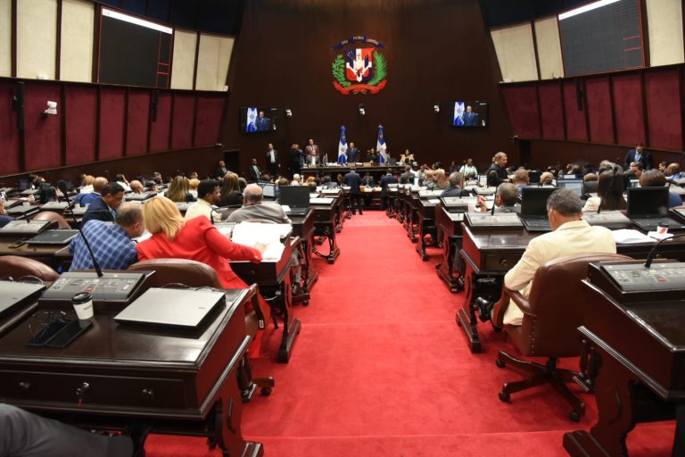 Diputados aprueban reformas clave en Contrataciones Públicas y otras leyes de impacto social