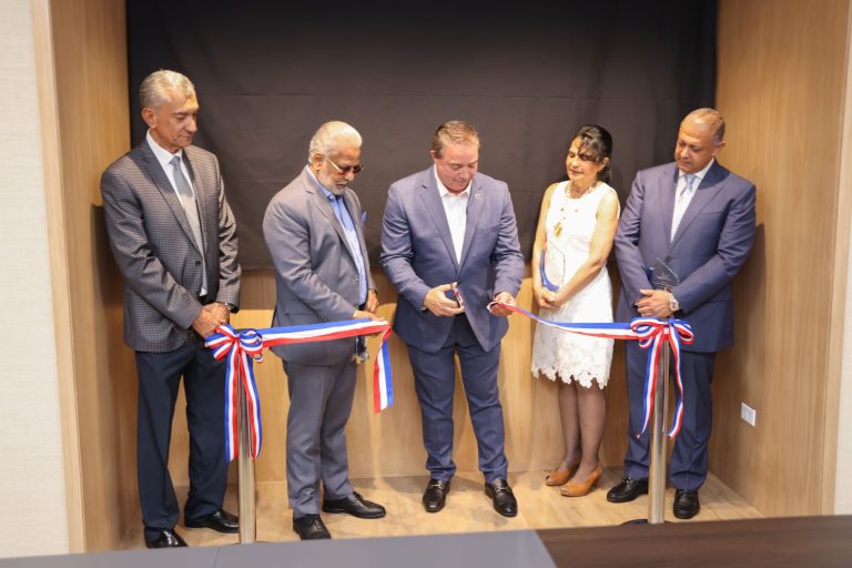 Junta de Aviación Civil inaugura galería de expresidentes por su aporte al sector aeronáutico