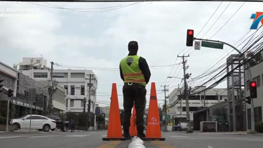Multas desde el lunes por giros prohibidos en Lope de Vega