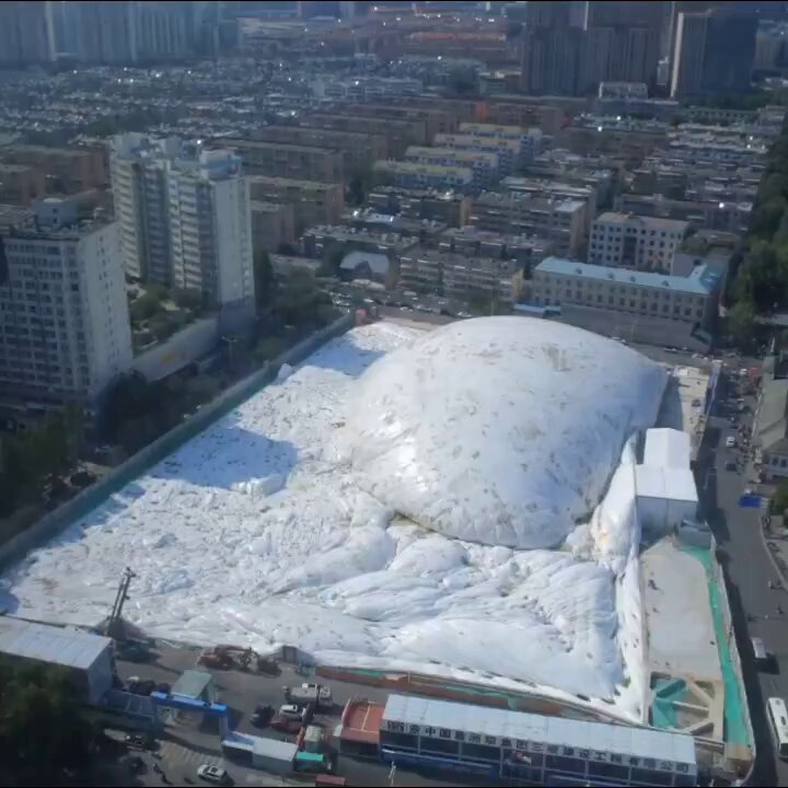 China presenta la cúpula inflable más grande del mundo en obra de Jinan