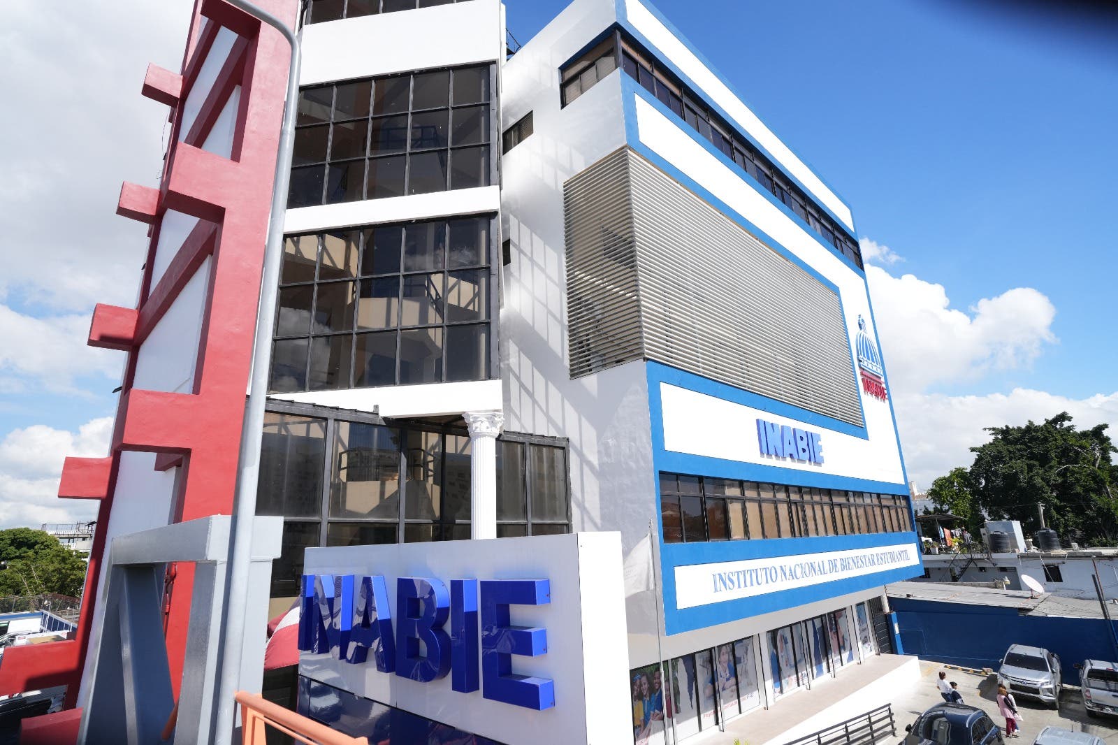 INABIE cancela personal y rescinde contratos tras hallazgos en licitaciones