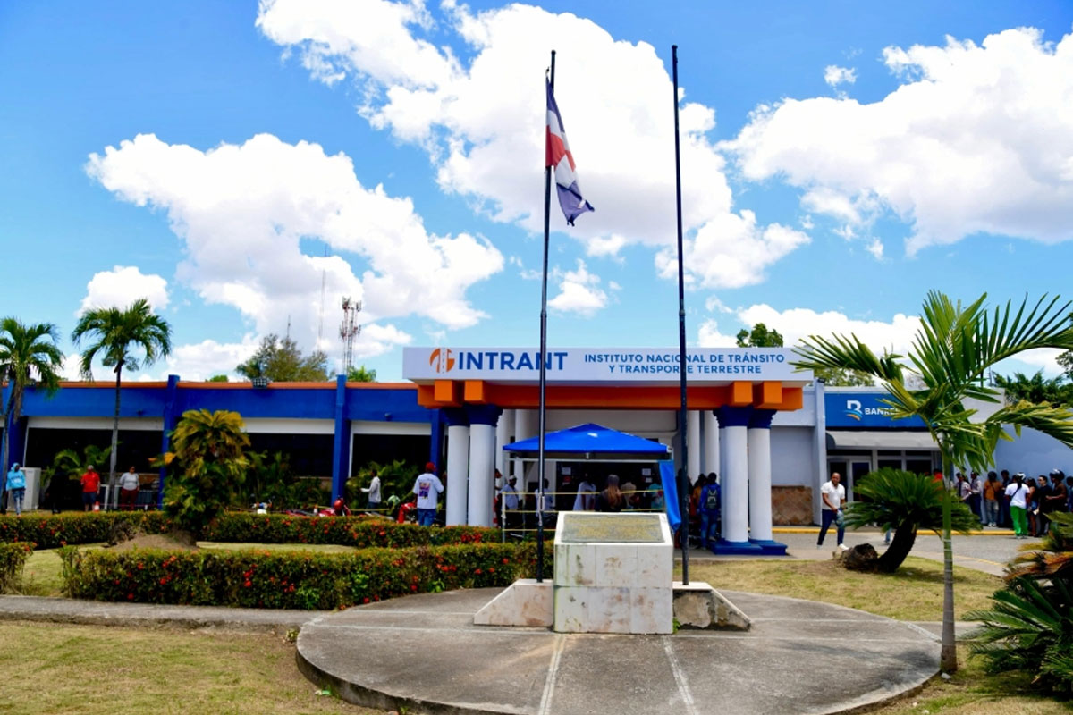 INTRANT niega suspensión del proceso de licencias