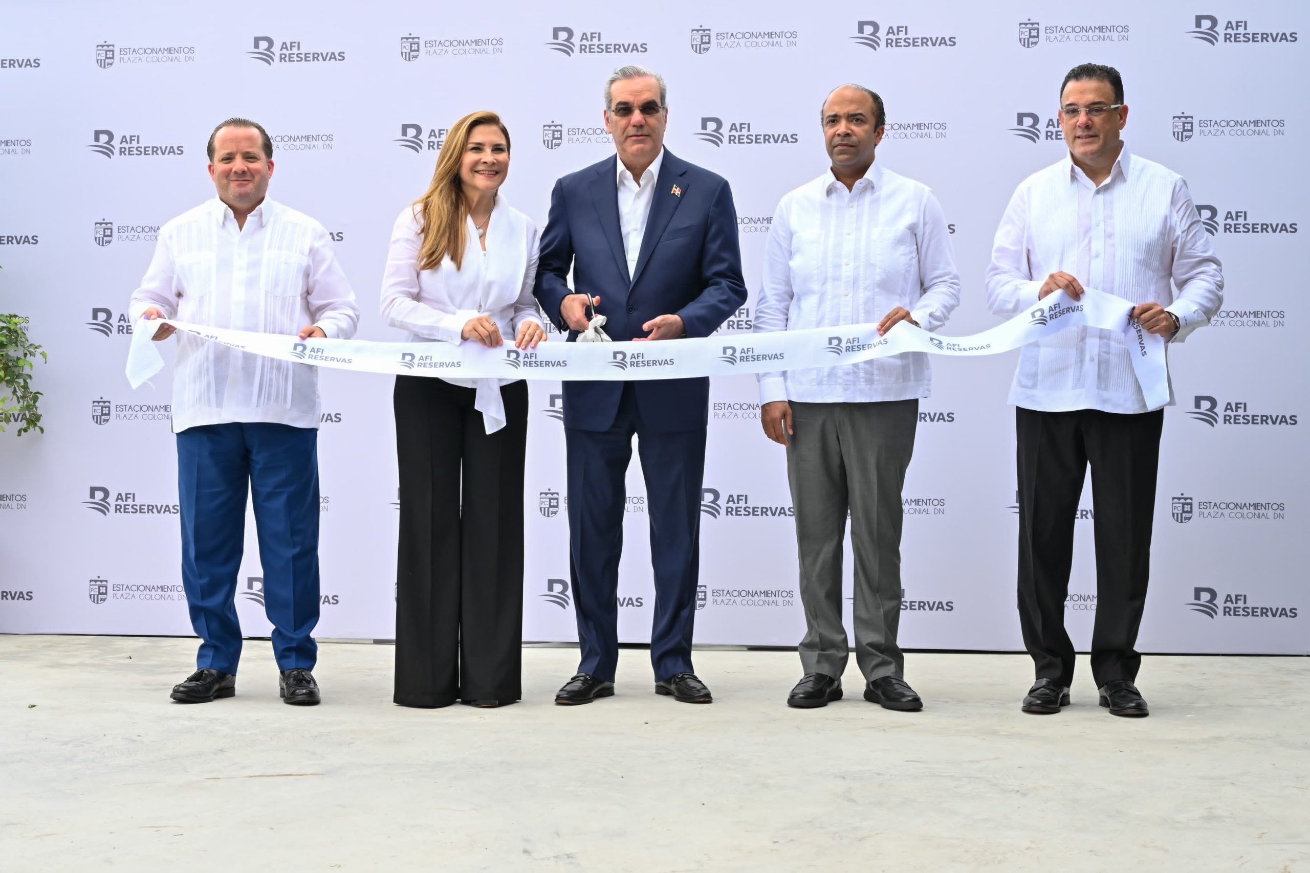 Inauguran moderno parqueo en la Zona Colonial con inversión de US$16 millones