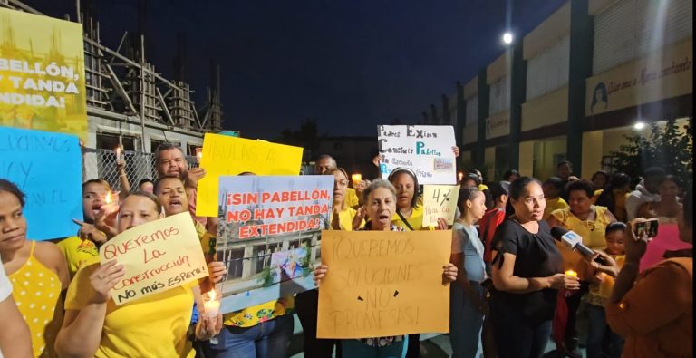 Protesta en Cristo Rey por paralización de aulas escolares
