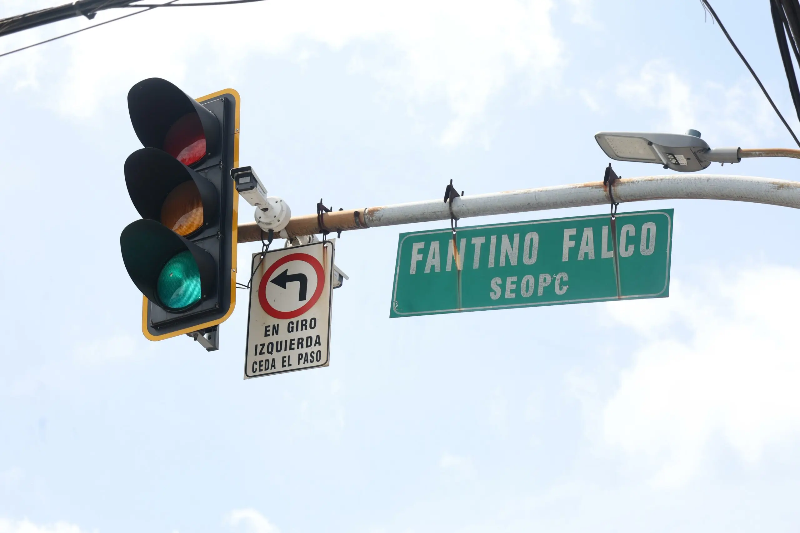 Crece el escepticismo por prohibición de giros a la izquierda en el Gran Santo Domingo