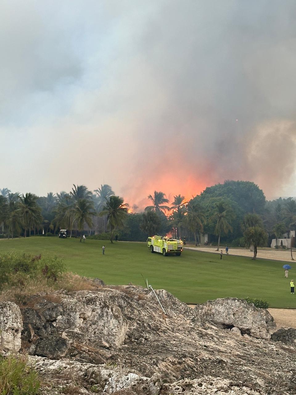 Incendio afecta villas de Caletón en Cap Cana