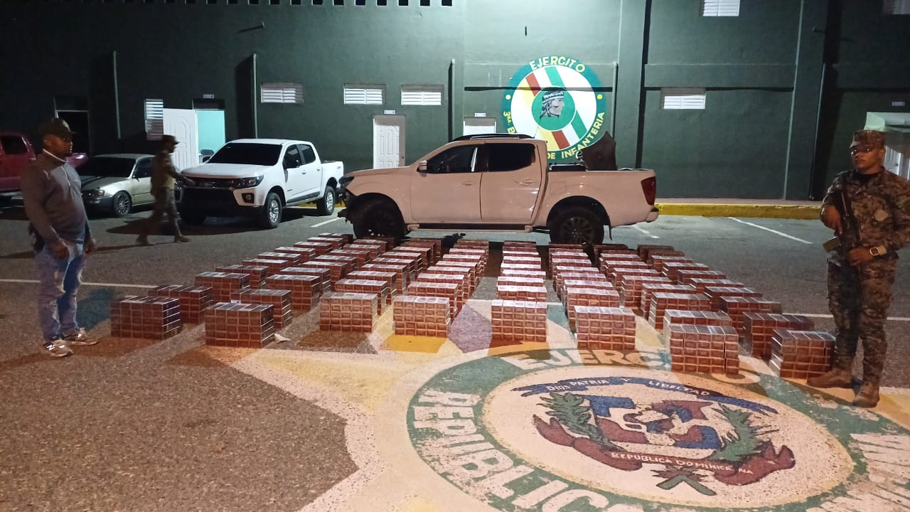 Ejército retiene contrabando de 380 mil cigarrillos en San Juan
