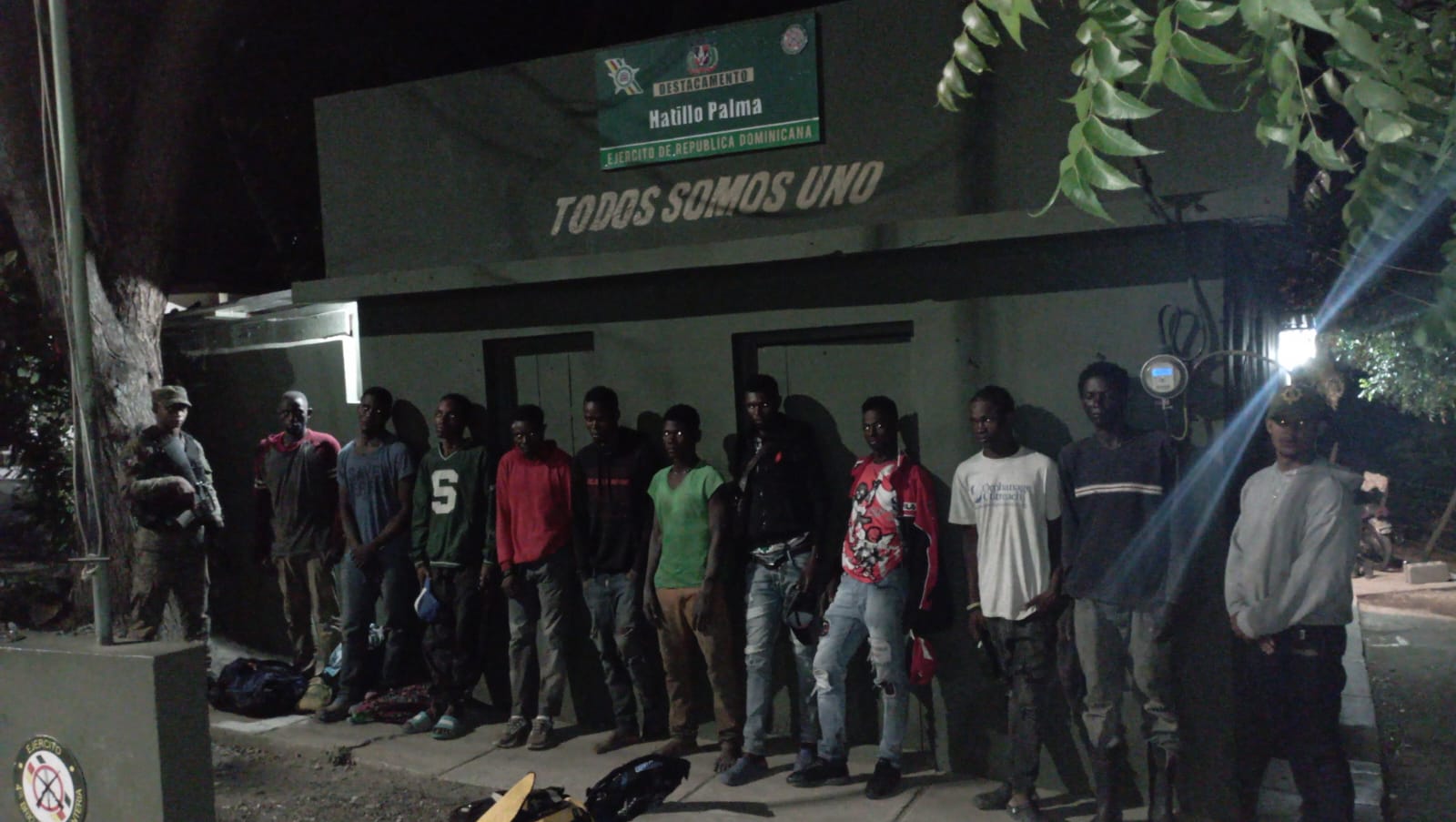 Detienen 35 haitianos en operativos del Ejército en Montecristi y Dajabón