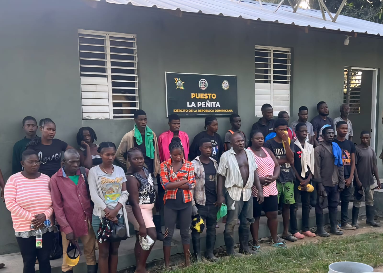 Ejército detiene a 42 indocumentados en operativos en el norte del país