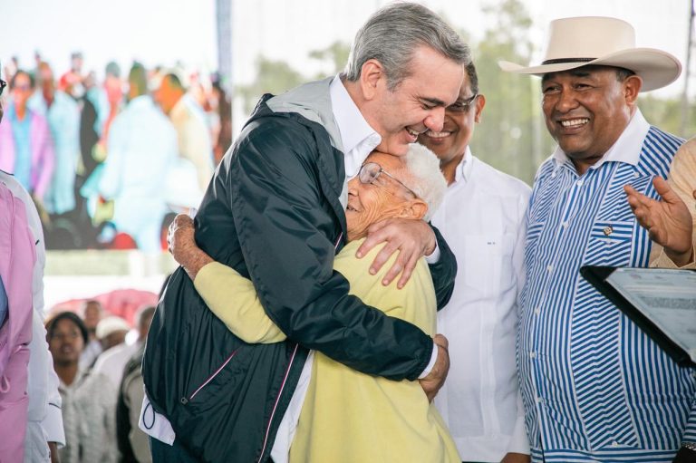 Abinader inaugura obras clave en Montecristi y activa desarrollo fronterizo