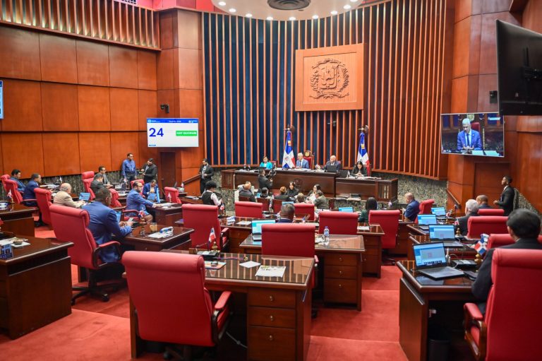 Senado aprueba en primera lectura reforma al Código de Trabajo