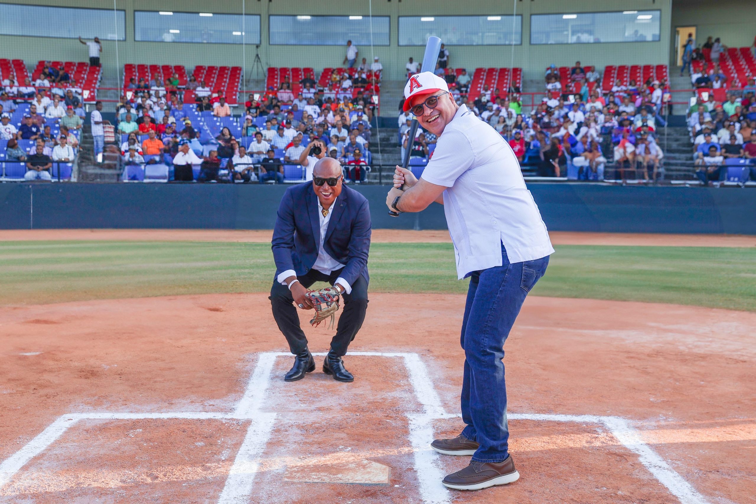 Martínez domina y Atléticos blanquean en inicio de Liga de Verano