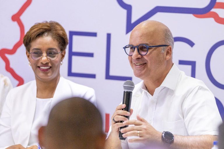 Compromiso estatal: educación y obras claves para Verón