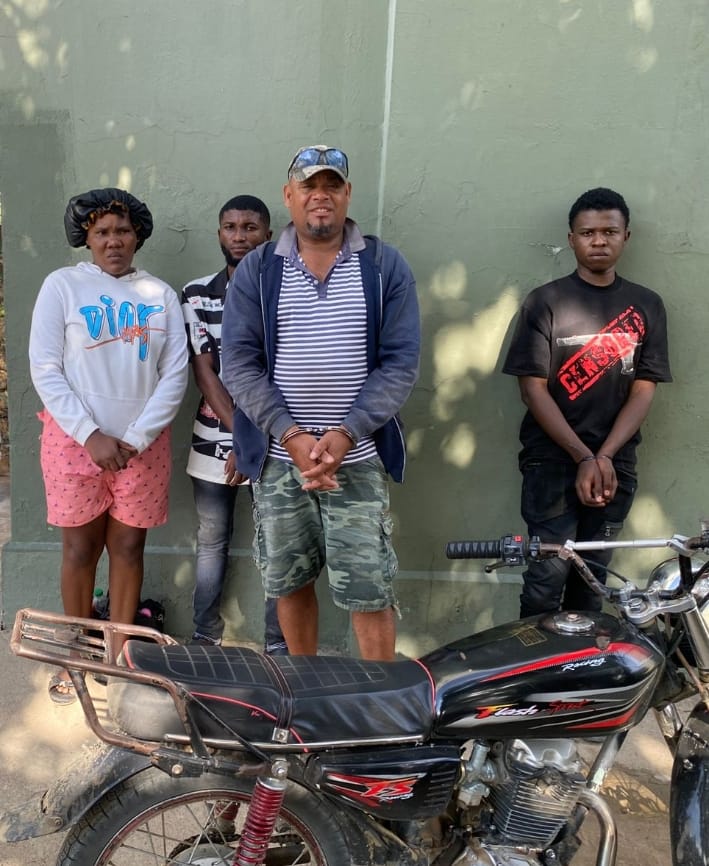 Ejército detiene motocicleta con tres haitianos indocumentados en Dajabón