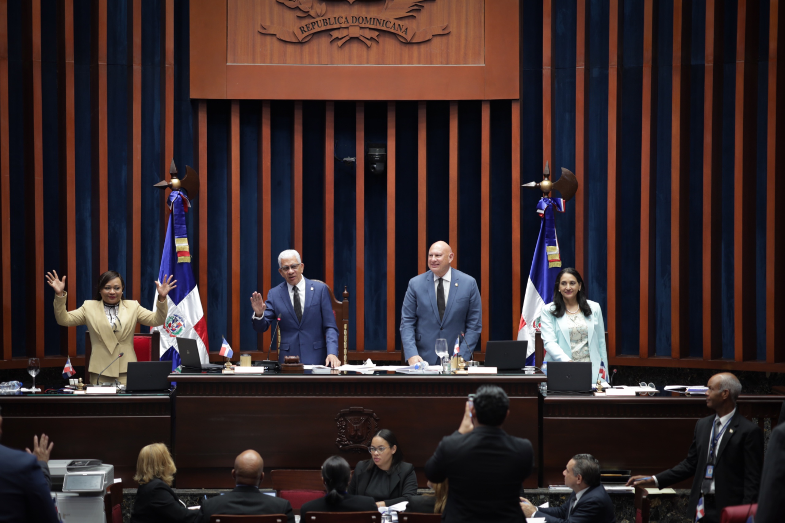 Senado aprueba reformas clave al Código de Trabajo y fortalece rol fiscalizador del Congreso