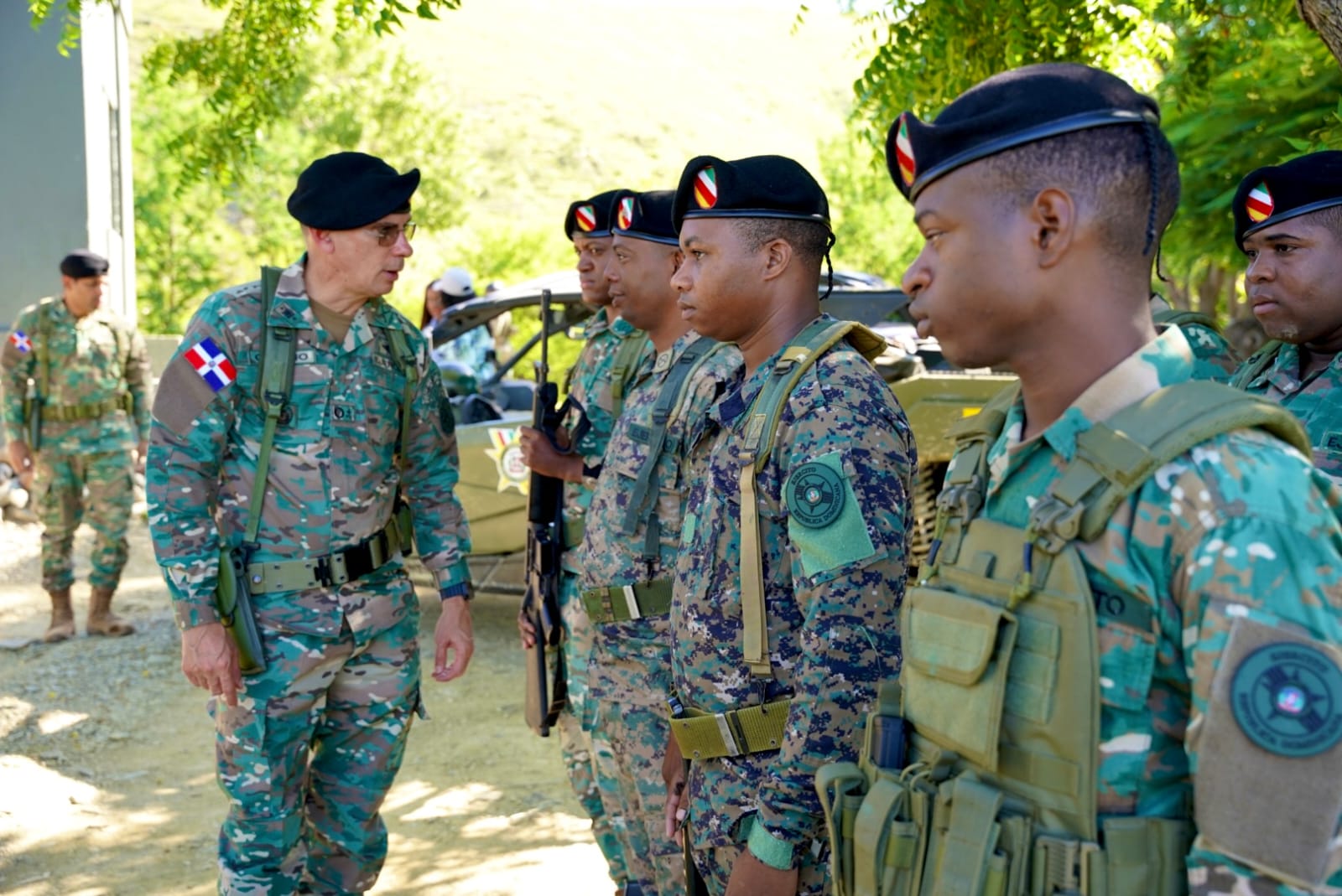 Comandante del Ejército supervisa seguridad en la Carretera Internacional