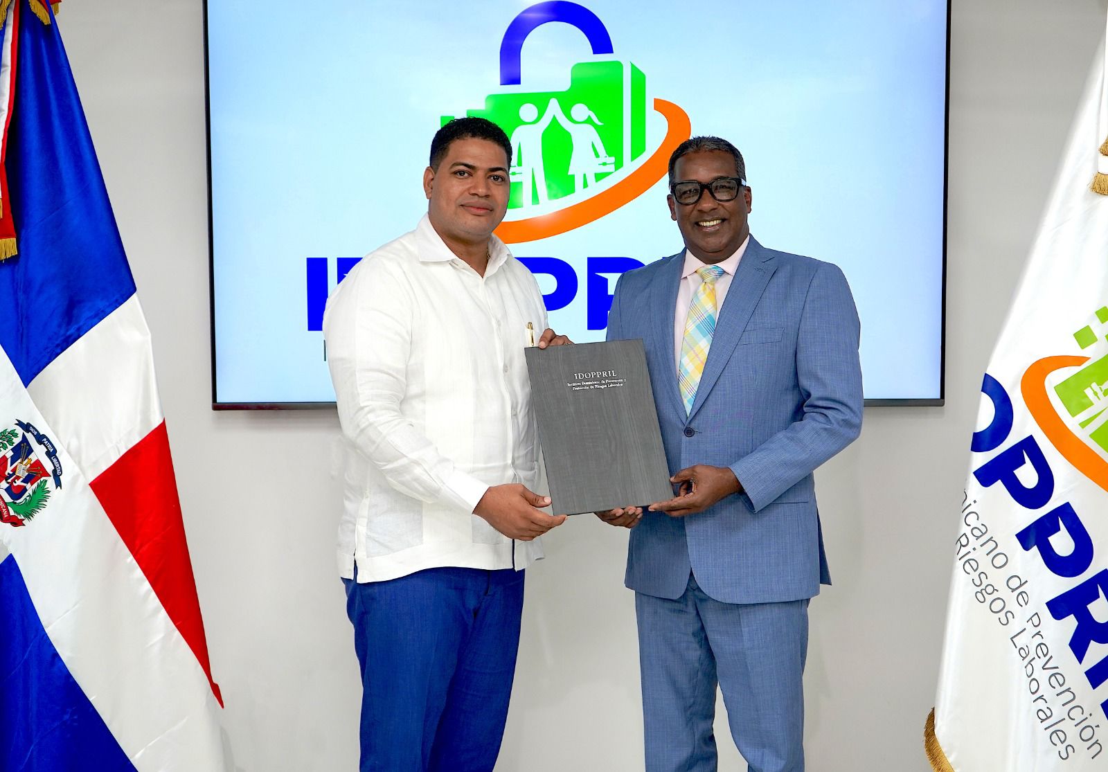 IDOPPRIL y DIGEIG firman compromiso clave por la integridad y la transparencia